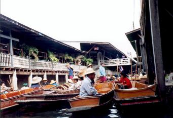 bk floating market 1