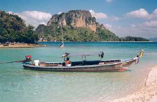 krabi_beach_boat 