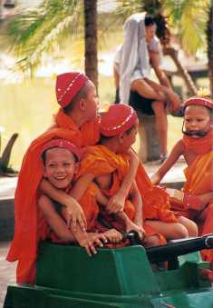 jinghong monks_3